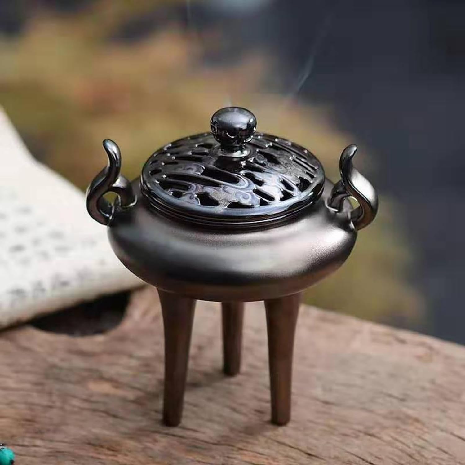 三脚の鼎香炉 置物 陶器 仏壇用香炉 蓋付き 茶道具 お香立て 線香立て お香入れ 浄化 リラクゼーション 癒しグッズ 香道用具用品 インテリア 雑貨 装飾品 寝室 仏壇用 オフィス 銅色 13*15