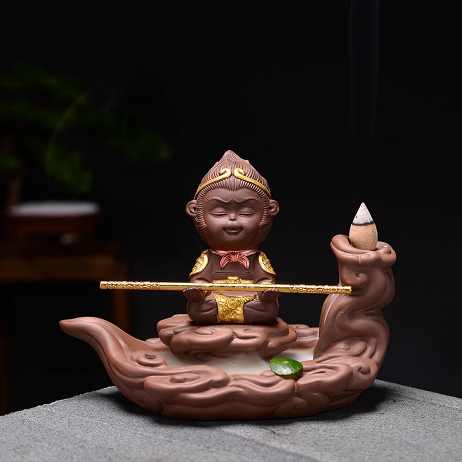 香炉 お香立て 小型 逆流香炉 猿 飾りつけ 陶芸製 悟空 孫悟空 線香 鎮宅 禅 茶道具 香具 癒しグッズ 室内装飾 縁起物 かざり付ける品 意中の女 彼 室内 臥し所 家用 書房 瑜伽 思いいれる 御休み 差し上げ物