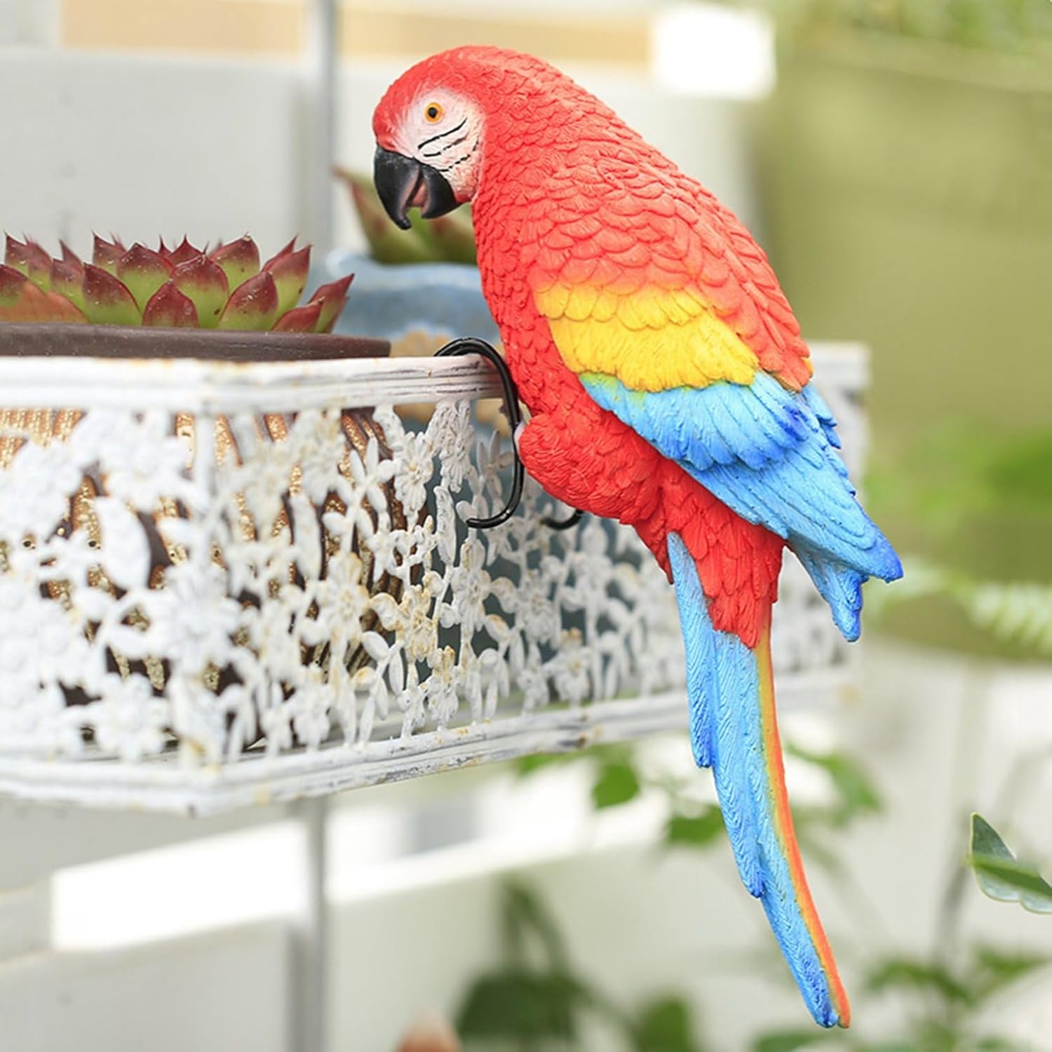 ガーデンオーナメント インコ置物 本物そっくり リアル インコ 庭 オーナメント ガーデン置物 ガーデニング オブジェ 鳥のオブジェ インテリア 飾り物 雑貨 樹脂 庭 芝生 屋外 玄関 階段 プレゼ｜サステナライフ