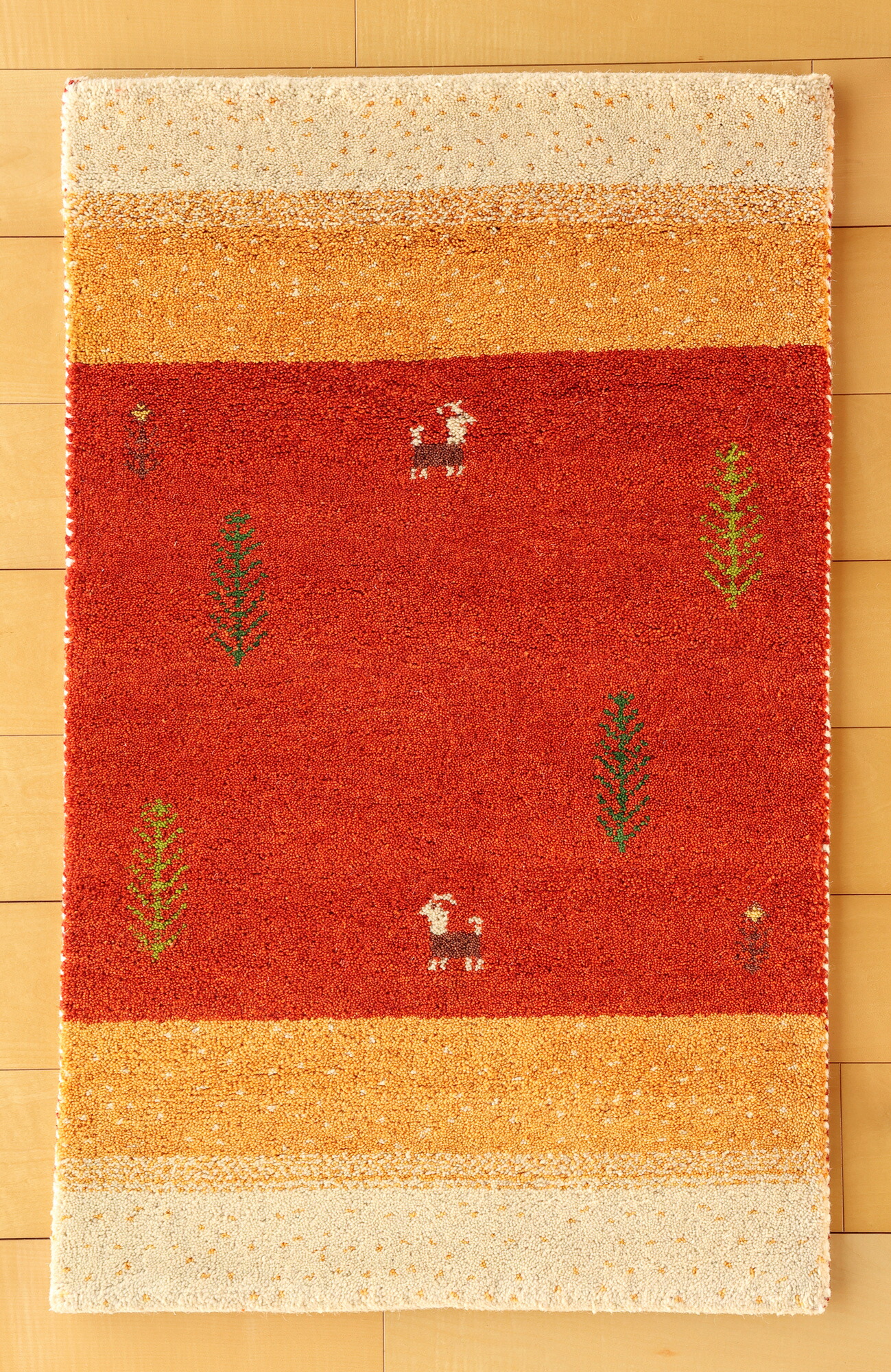 ギャッベ つや消し 羊毛100％ 赤いこと【大きさ：約70cm×110糎】インドギャベ 手織り ギャベ布切れ
