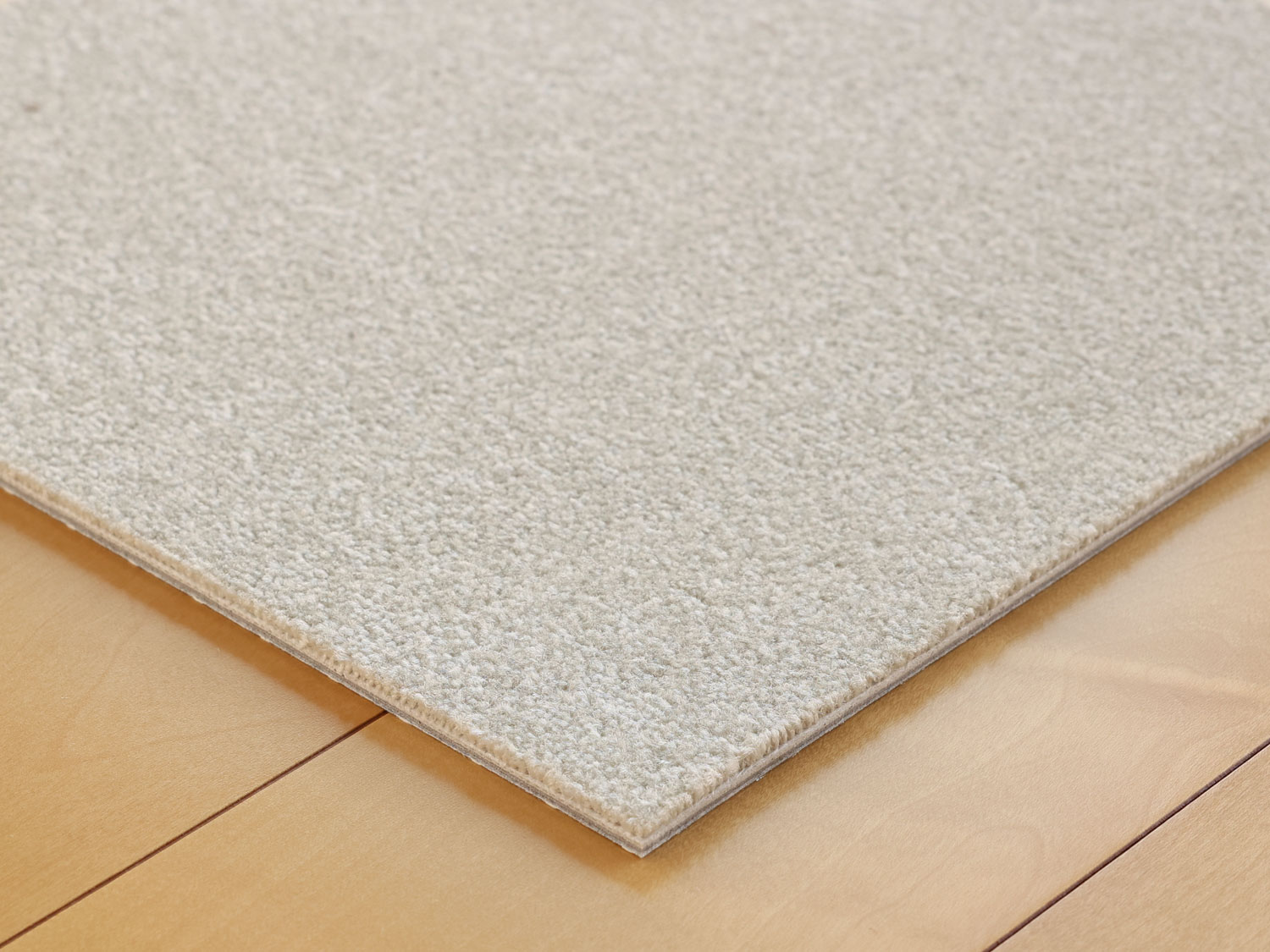 【ウォームグレー】パステル タイルカーペット 【サイズ：40cm×40cm】日本製 防炎品 室内用 パネルマット パネルカーペット カットパイル シンプル 無地 防ダニ 制電 水洗い手洗いOK 遮音 滑り止め加工 床暖房対応 ペットにもおすすめ 消臭機能 撥水 防汚