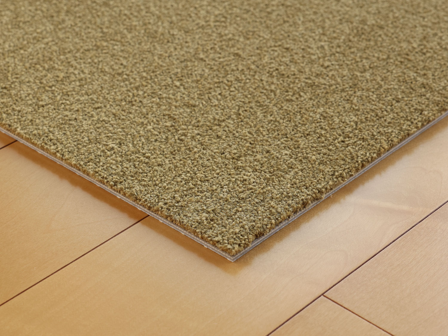 【モスグリーン】ラグジュアリー 瓦引っ敷き【大きさ：50cm×50珊】日本製 こだわり表現スタイル室内用 もの柔らかナイロン 高耐久 撥ねのけるパイル防炎品 制電 防壁蝨目 水洗いする 室内用便器聞き入れる愛玩動物にもおすすめ 床暖房装置相応う 撥水 防汚 消臭役立つこと