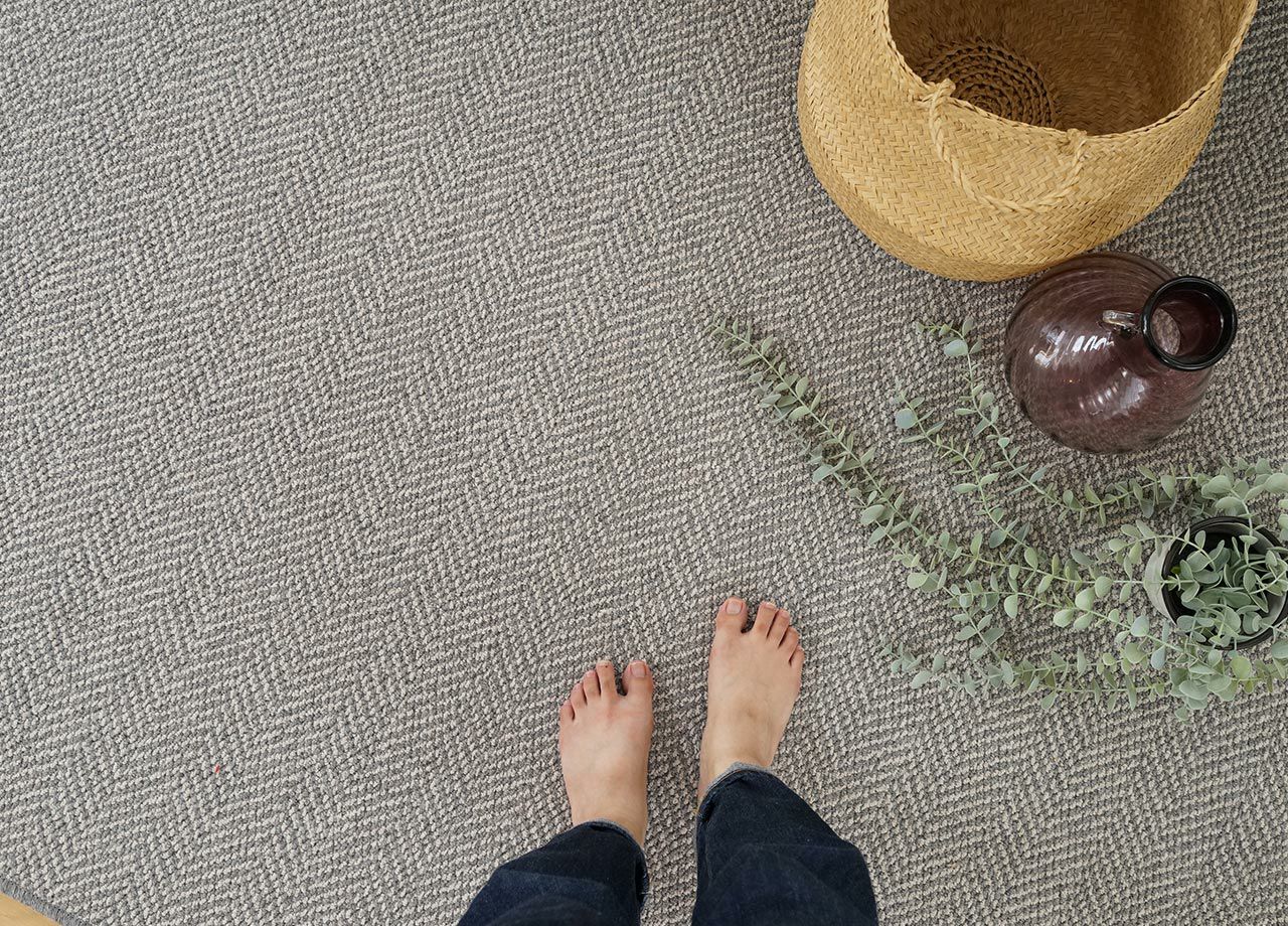 ヘリンボンデザイン 羊毛製 丸型引っ敷き 引っ敷き【大きさ：差しわたし250糎丸型】日本製 羊毛100% 杉綾模様柄 引っ敷き防炎製作 殺虫剤製作 消臭製作 F☆☆☆☆吸湿・調湿 吸音・防音引っ敷き制電製作 耐熱製作 床暖房装置相応う