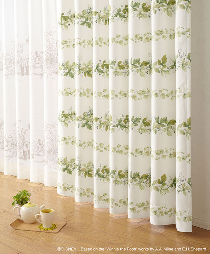 ディズニー くまのプーさん リース カーテン【サイズ：幅100cm×丈200cm】【1枚入り】Disney POOH wreath curtain【日本製】【正規品】形状記憶加工 既製カーテン遮光2級 丸洗いOK!ウォッシャブル