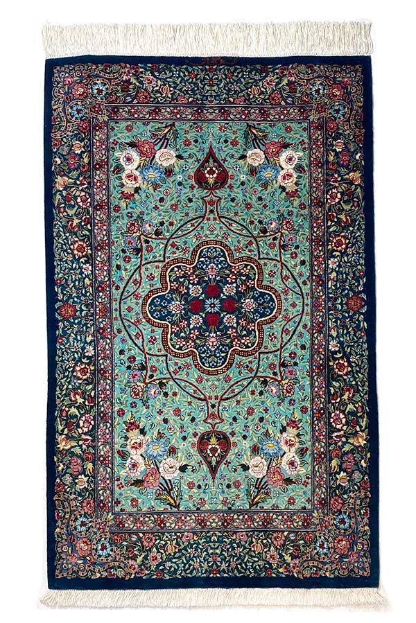 ペルシャ絨毯　クム産　マスミ工房　シルク　115×76 ペルシャ絨毯 クム産 シルク 正方形 85x85cm ムサヴィ工房