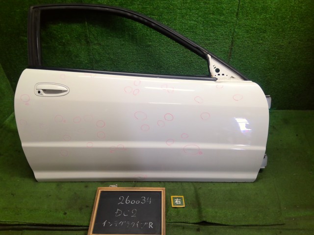 【中古】インテグラ タイプＲ ９６スペック　E-DC2 右フロントドア　 67010-ST7-010ZZ 自社品番260034 NH0