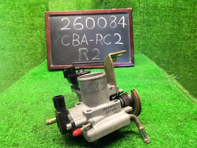 【中古】Ｒ２ CBA-RC2 スロットルボディ 16539KA172 自社品番260084 32J