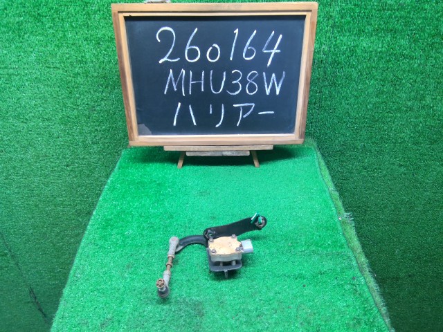 【中古】ハリアー DAA-MHU38W ハイトコントロールセンサー 89407-48030 自社品番260164 070