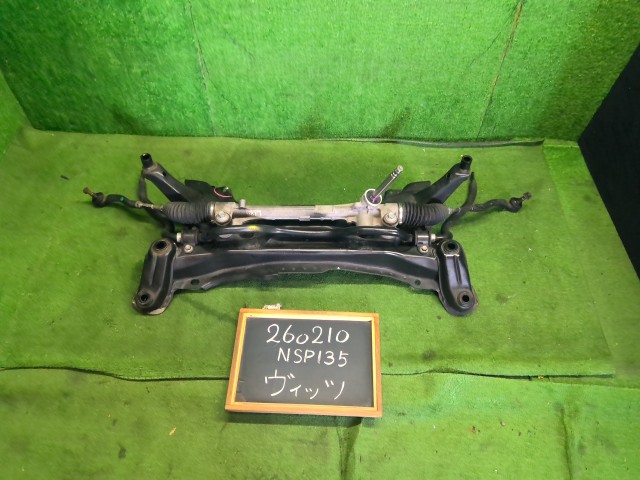 【中古】ヴィッツ DBA-NSP135 フロント メンバー ギアボックス セット 51201-52107 自社品番260210 070｜くるまの110ばん 17,907円