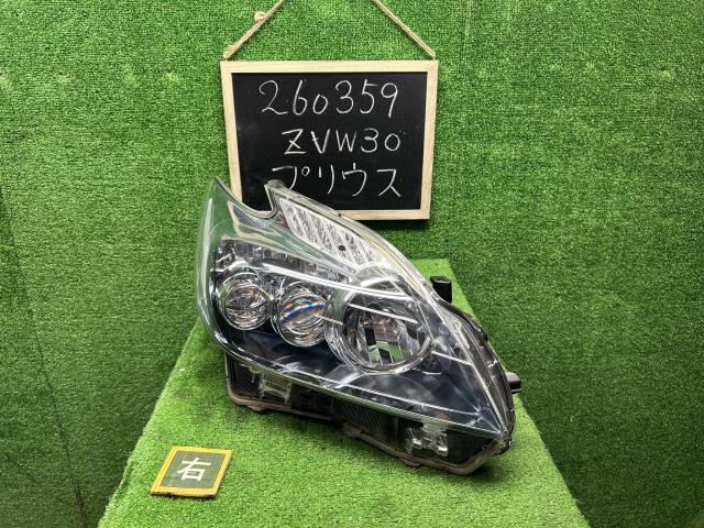 【中古】プリウス DAA-ZVW30 右ヘッドランプASSY 81110-47241 自社品番260359 070|くるまの110ばん