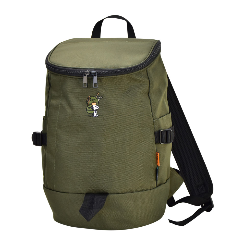 スヌーピー リュック リュックサック デイパック カーキ Spz 2368 大容量 撥水 サスティナブル エコ 背面 ファスナー ポケットたくさん 18l ロゴ 女子 男女兼用 高校生 レディース 女性 大人向け 男子 メンズ 大学生 かわいい 可愛い おしゃれ 人気 キャラクター