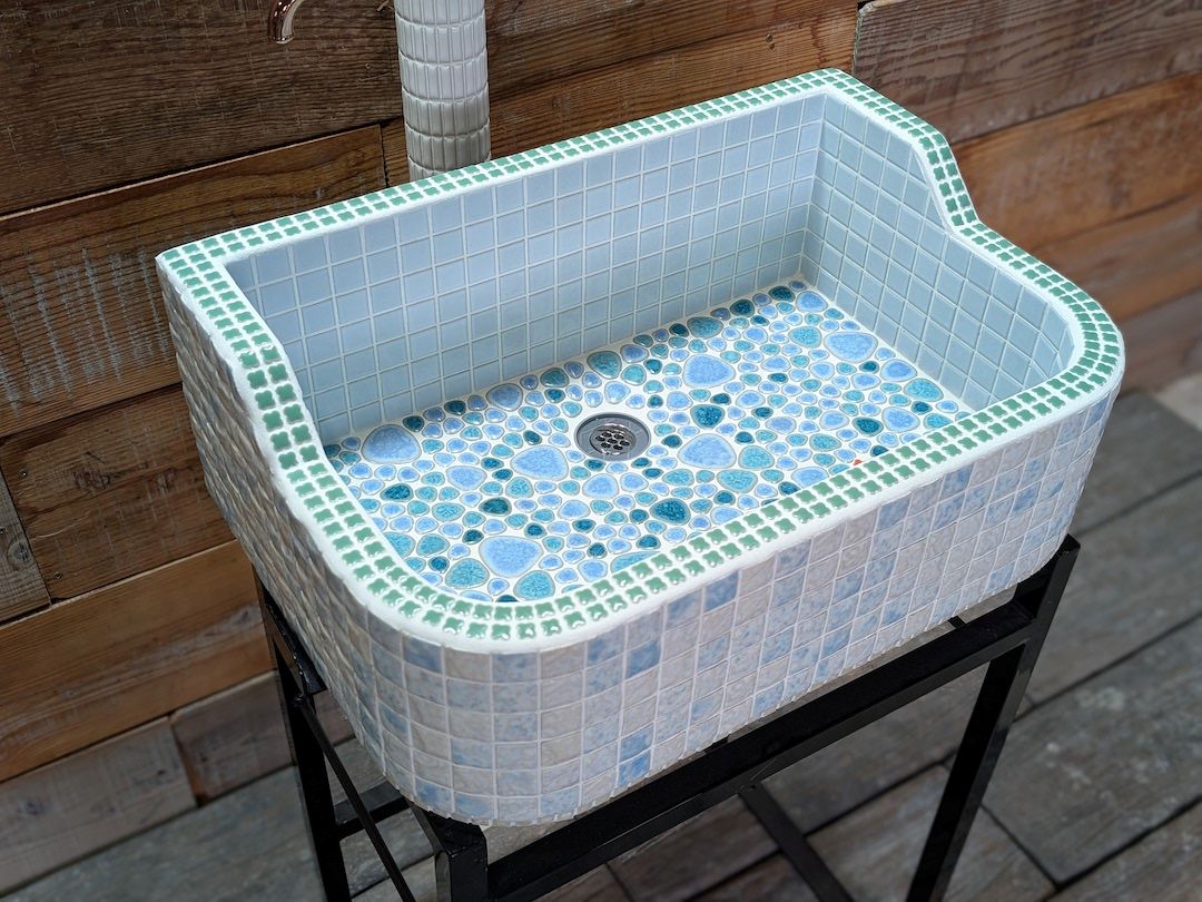 タイル製ガーデンシンク 水色と緑色系 タイル製ガーデンシンク 水色と緑色系 タイル製ガーデンシンク 水色と