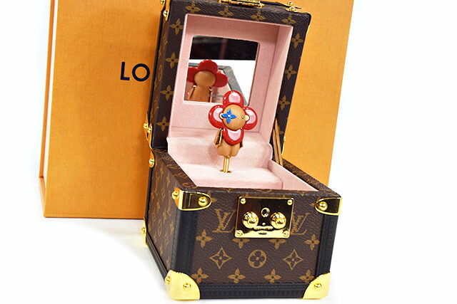 箱付きほぼ未使用 LOUIS VUITTON ゴールドバングル LOUIS VUITTON Monogram Popincourt gold buckle handle bag
