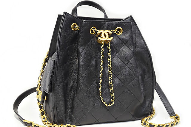 シャネル　CHANEL　シャネル25　ミディアム バックパック　レザー チェーン リュック　黒　ブラック　マットゴールド金具　MG金具　キャビアスキン　（グレインドカーフスキン）　BLACK　ミニリュック　本物　新品同様｜ＳＢＢＴ