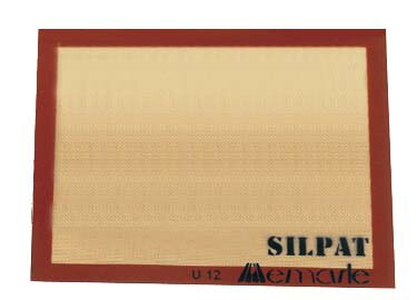 シルパット【フレンチサイズ：580ｘ380mm】オーブン使用可　耐熱：-40～260℃　家庭用 業務用 何度でも使える めくれない 丈夫で長持ち はがしやすい パンマット プロ愛用 オーブンシートの代わり 繰り返し使える 製菓用品 おすすめ クッキー タルト パティシエ エコ