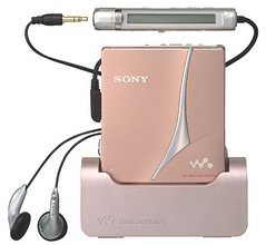 【中古】［人並み外れたに好いたらしい］SONY MDウォークマン 生まれ変わり専用 さくら色 MZ-E720 P