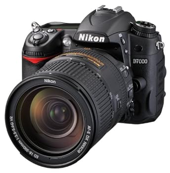 【中古】［非常に良い］Nikon デジタル一眼レフカメラ D7000 スーパーズームキット AF-S DX NIKKOR 18-300mm f/3.5-5.6G ED VR付属 D7000 LK18-300