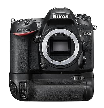 【中古】［人並み外れたに好いたらしい］Nikon デジタル一眼二眼レフ写真機 D7200 バッテリーパックキット D7200BPK