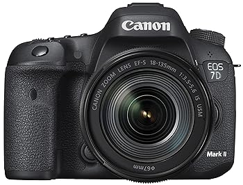 【中古】［非常に良い］Canon デジタル一眼レフカメラ EOS 7D MarkII レンズキット EF-S18-135mmF3.5-5.6 ISUSM Wi-FiアダプターW-E1付属 EOS7DMK2LKW-E1