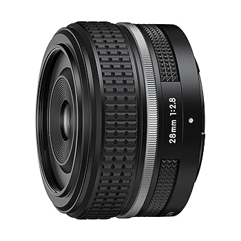 【中古】［非常に良い］Nikon NIKKOR Z 28mm f/2.8 (特別版) | Zシリーズミラーレスカメラ用のレトロスタイルのコンパクトスタンダードプライムレンズ | Nikon USAモデ｜スカーレット2021