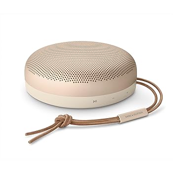 【中古】バング・アンド・オルフセン (Bang & Olufsen) ポータブルスピーカー Beosound A1 2nd Gold Tone Bluetooth ワイヤレス IP67認定 防水・防塵 ビ