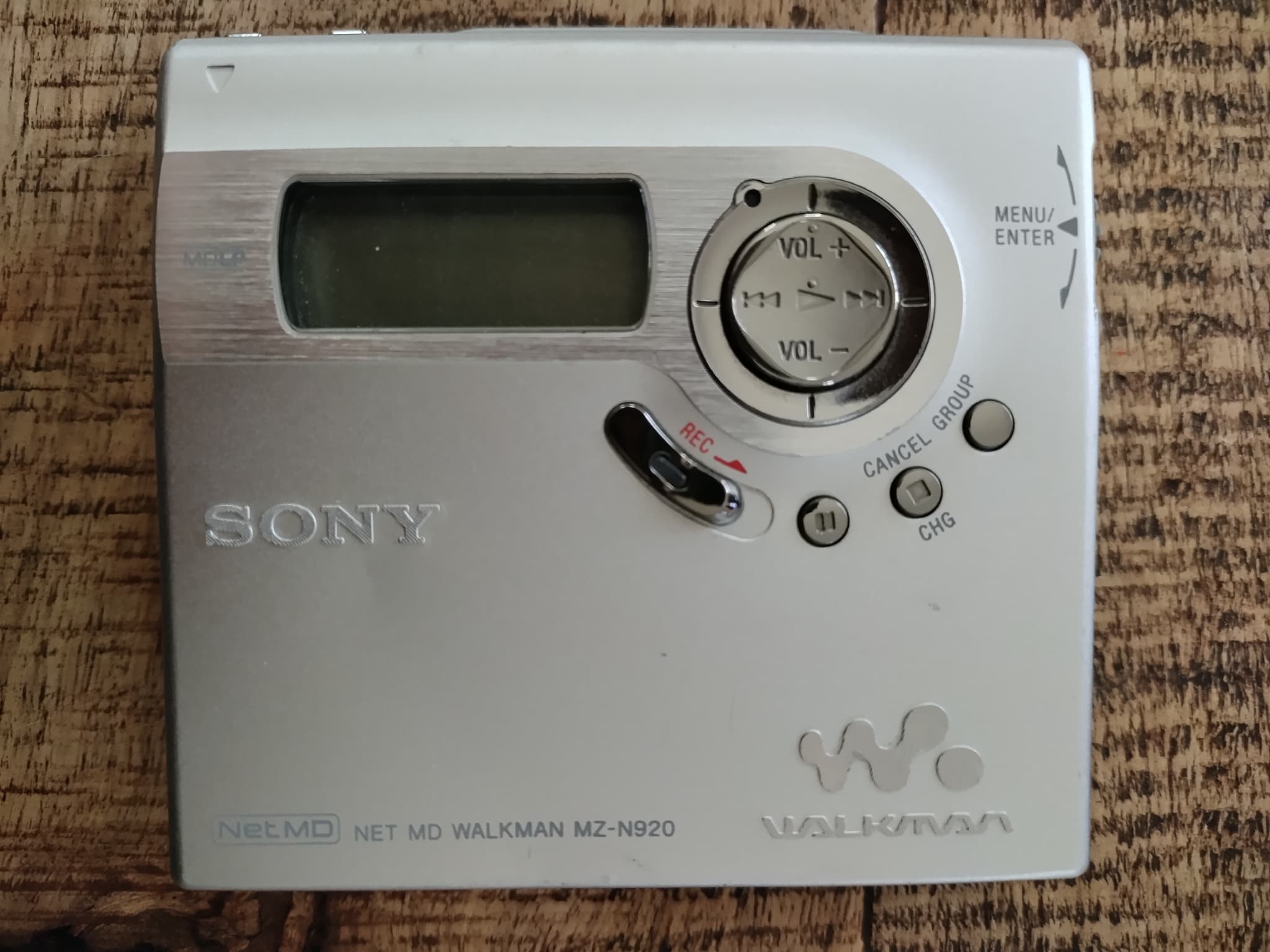 【中古】［非常に良い］ソニー Net MDウォークマン シルバー MZ-N920 S