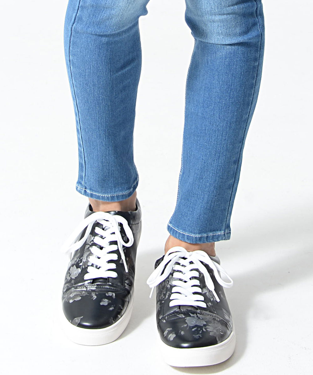 楽天市場 花柄ローカットスニーカー 全2色 あす楽対応 メンズ 靴 シューズ 白 黒 ブラック ホワイト カジュアル ストリート シンプル 春 夏 21 30代 40代 50代 60代 Mr George ミスタージョージ