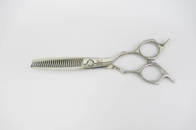 【楽天市場】Bランク【BMC Scissors】 Cynthia BL-25W セニング すき鋏 美容師・理容師 6.0インチ 右利き 【中古 ...