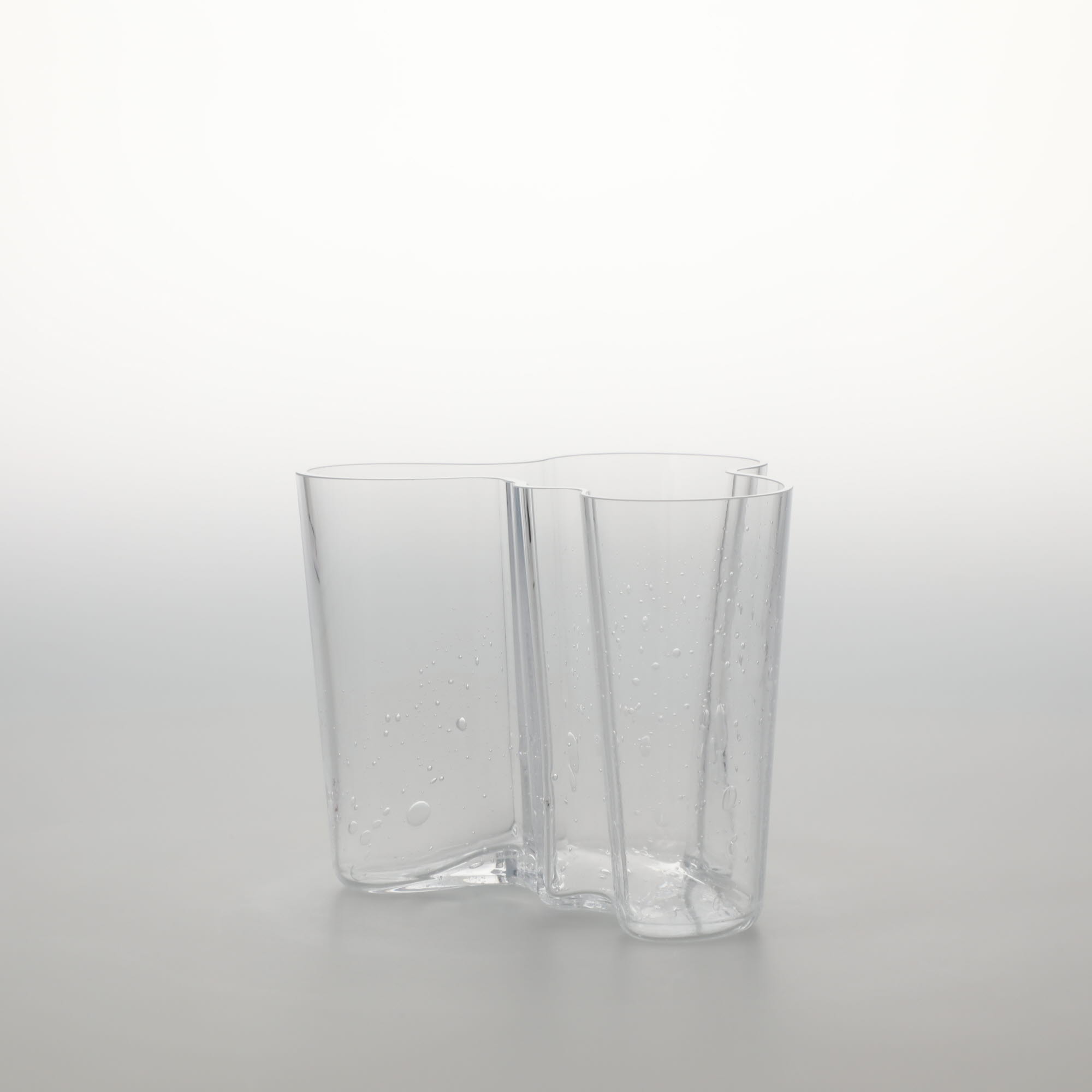 【0132】イッタラ / アアルト ベース 120mm バブル クリア [iittala / Alvar Aalto Vase]