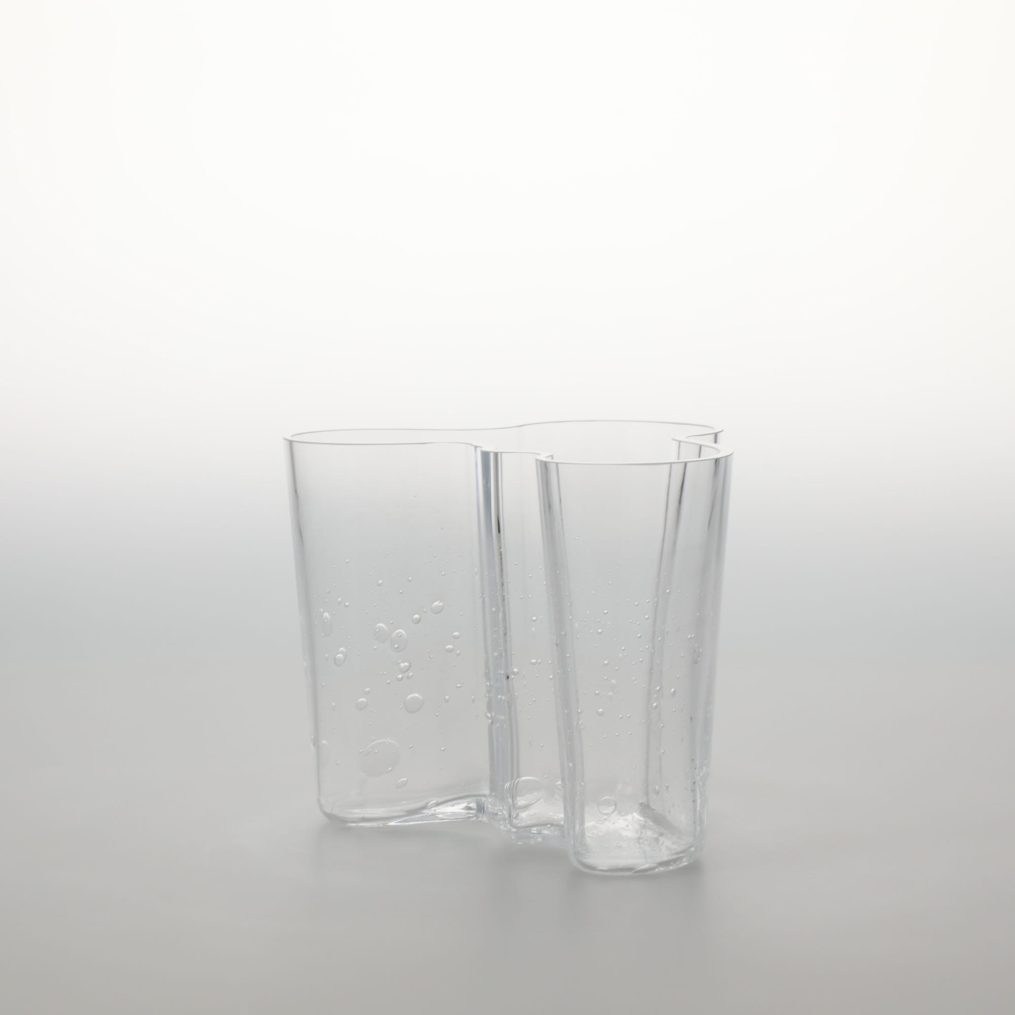 【0133】イッタラ / アアルト ベース 120mm バブル クリア [iittala / Alvar Aalto Vase]