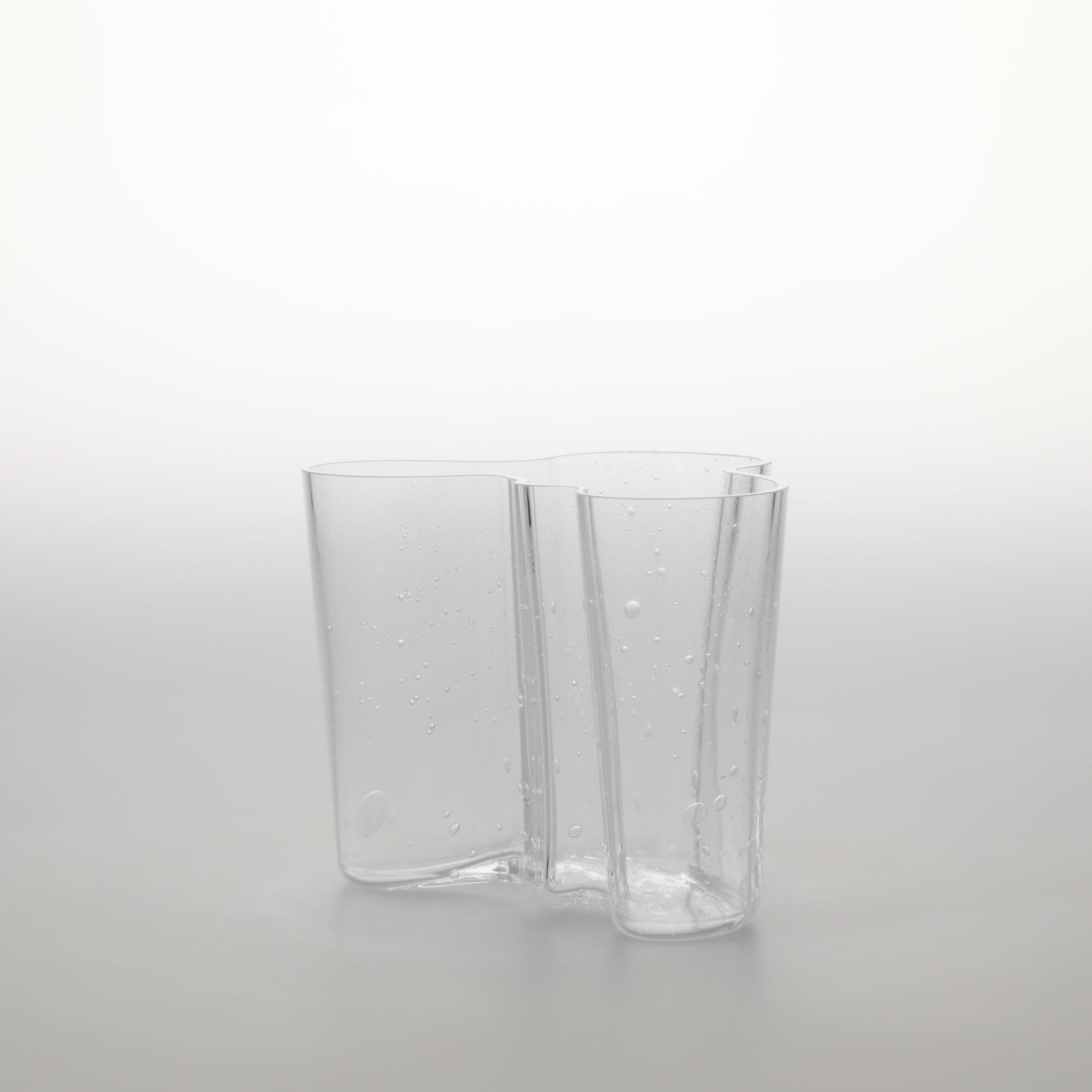 【0137】イッタラ / アアルト ベース 120mm バブル クリア [iittala / Alvar Aalto Vase]