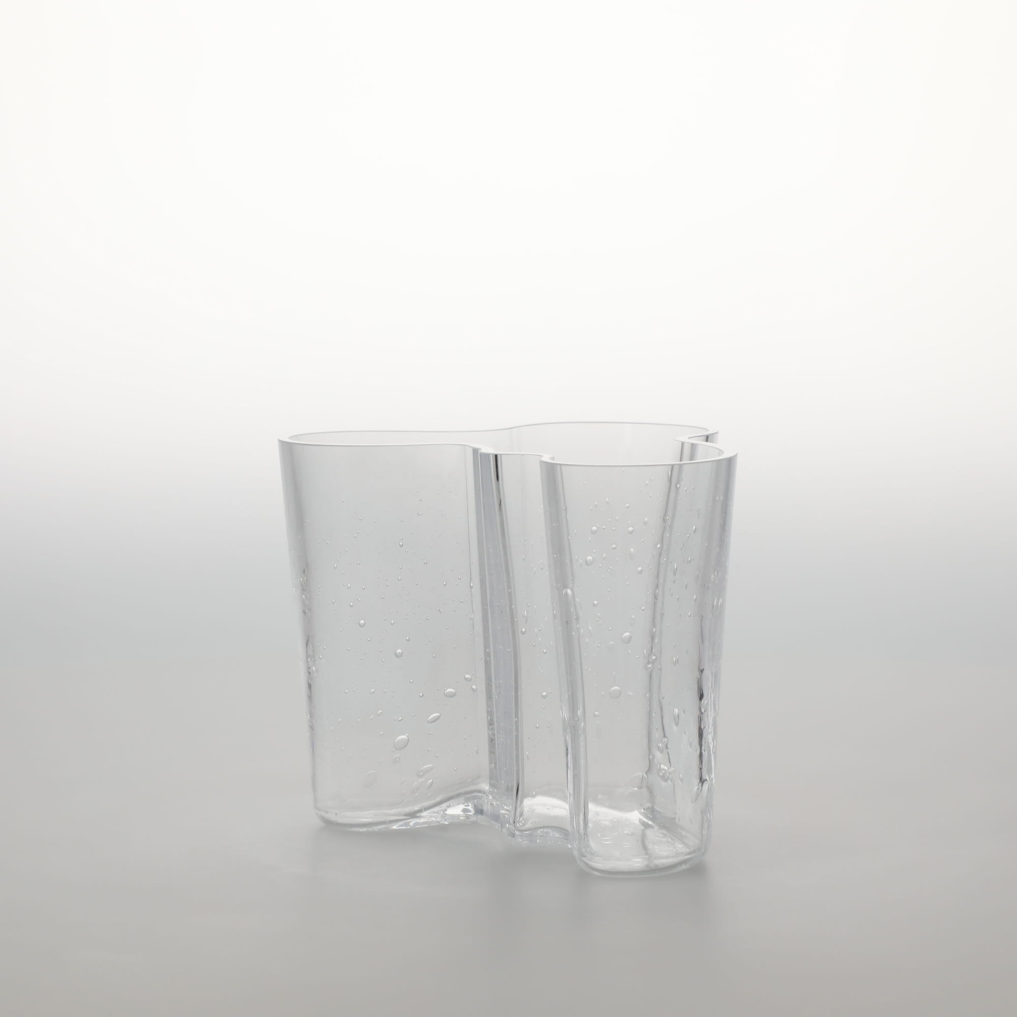 【0177】イッタラ / アアルト ベース 120mm バブル クリア [iittala / Alvar Aalto Vase]