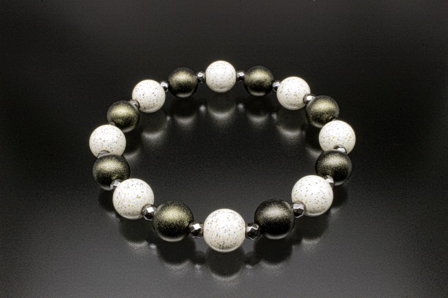 ララドン ラジウム健康増進ブレス ﾗｼﾞｳﾑﾎﾞｰﾙ ﾗﾄﾞﾝﾎﾞｰﾙ ﾌｪﾗｲﾄ磁石 ﾍﾏﾀｲﾄ ブレスレット メンズ レディース 効果 ハンドメイド 浄化 種類 意味 アクセサリー いよいよ人気ブランド
