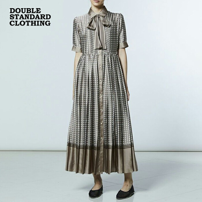 【新作 2026春夏】ダブルスタンダードクロージング サテンプリーツ ボウタイワンピース DOUBLE STANDARD CLOTHING ロング丈 リボン プリーツ サテン生地 半袖 ダブスタ レディース ベージュ