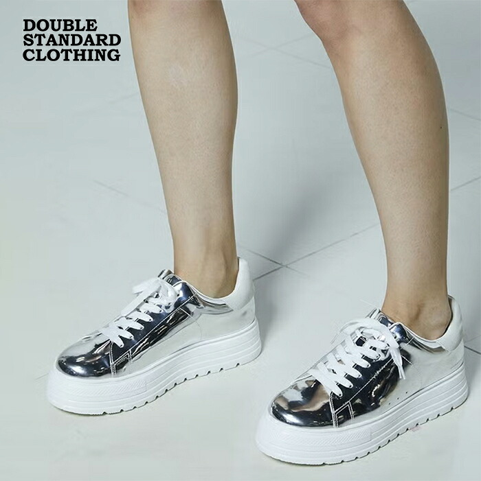 【2026春夏新作】DOUBLE STANDARD CLOTHING ダブルスタンダードクロージング メタリックスニーカー ローカットスニーカー スピード競技繰り上げる メタリック 組みあわせるなめし革 ダブスタ レディース しろがね色