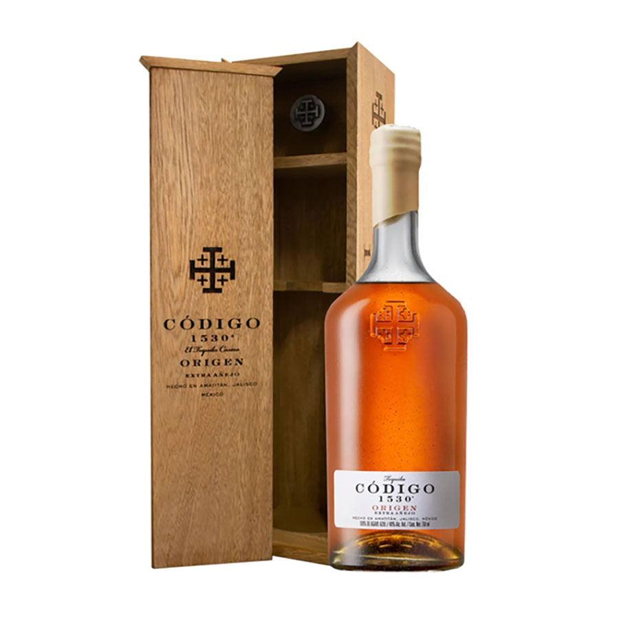 Código テキーラ 750ml 40度 特製キャップ付き　レポサド　コディゴ Código テキーラ 750ml 40度 特製キャップ付き レポサド