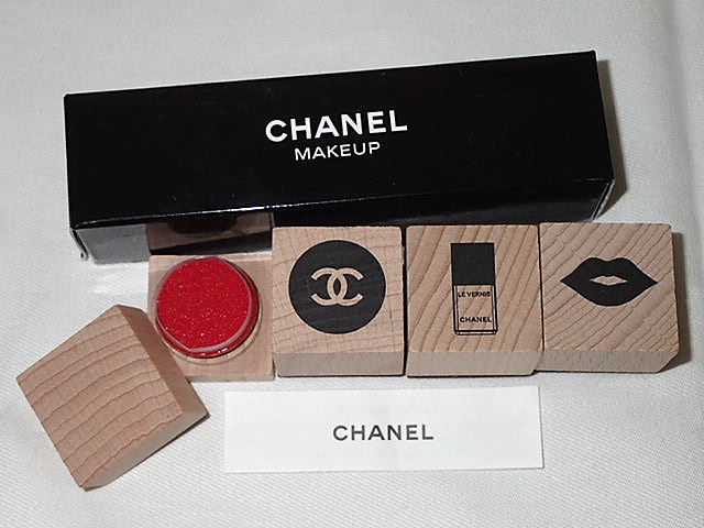 CHANEL ルミエール ドゥ ローシャン【特別限定品】　コードホルダー 新品】 シャネル CHANEL コードホルダー正規ラコレクション