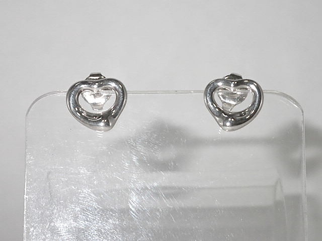 【新品】Tiffany ティファニー T スマイル ミニ ピアス　ダイヤモンド 楽天市場】ティファニー ピアス Tスマイル ミニ ダイヤモンド K18 WG