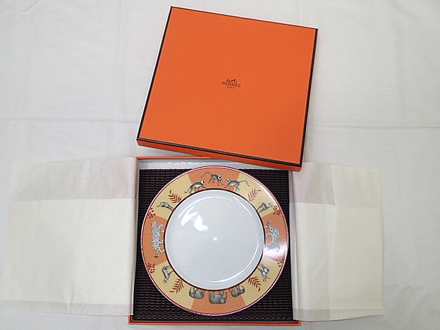 エルメス アフリカ動物柄のオレンジと白スクエアプレート 磁器製 楽天市場】エルメス プレート アフリカの通販