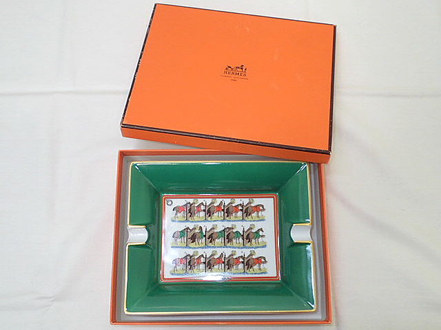 ★【送料無料】ＨＥＲＭＥＳ エルメス アッシュトレイ 灰皿 「ECURIES 厩舎」 【未使用】【中古】レディース、メンズ