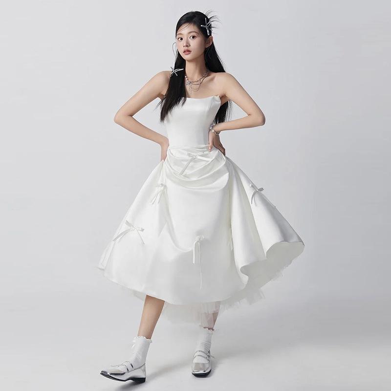 ウェディングドレス フレンチスタイル ビスチェ サテン生地 軽やか シンプル ナチュラル Aライン ロング丈 新婦 フォトウェディング 前撮り 後撮り 入籍 レセプション 二次会 リゾート婚