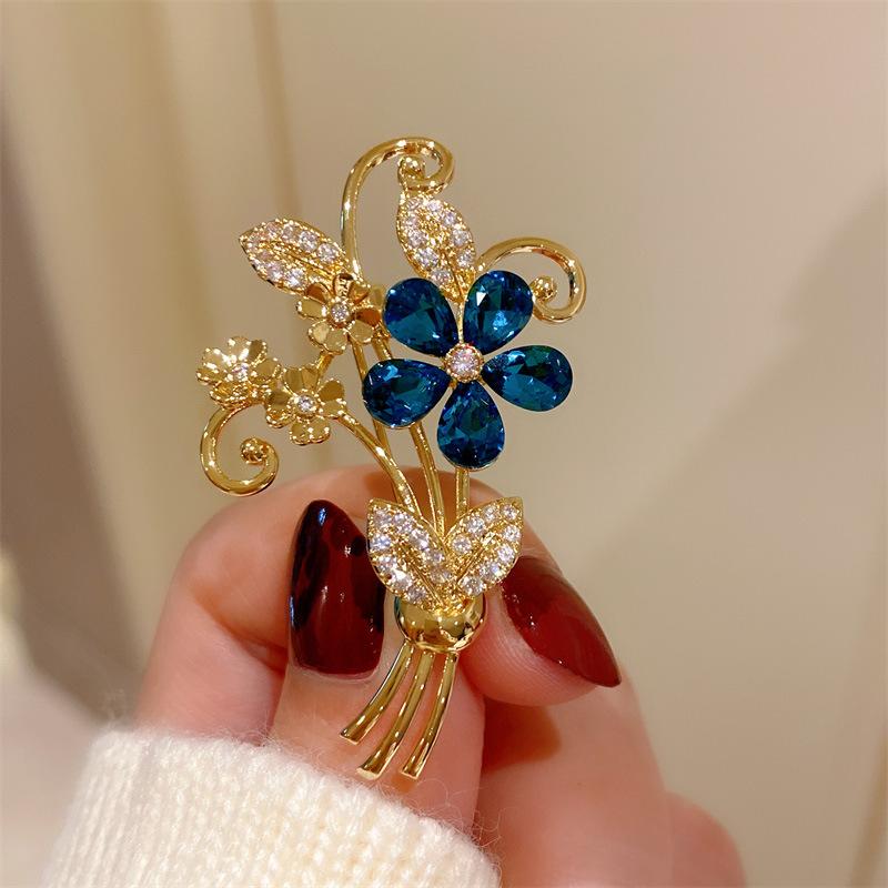 ドレス レディース ブローチ 卒業式 入学式 おしゃれ クリスタルフラワー スーツ 服 ウエスト ピン バックル