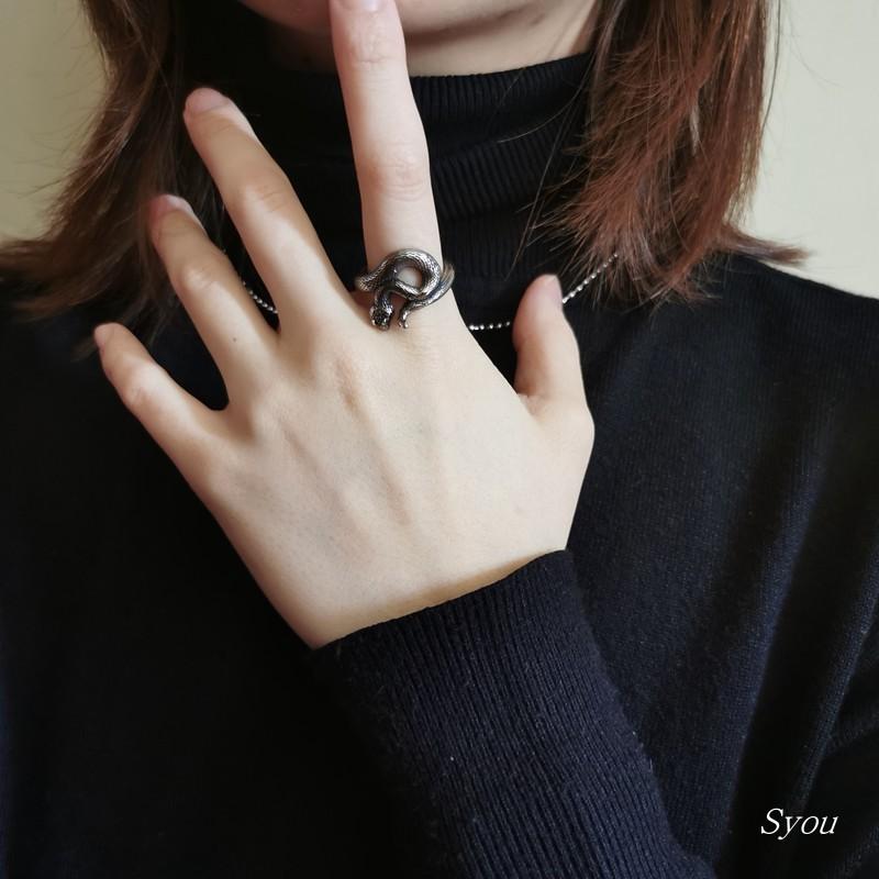 指輪 絡まった ヘビ 動物 チタン鋼 リング 褪せにくい ゴス ダーク ジュエリー 韓国 レトロ リング アクセサリー ファッション