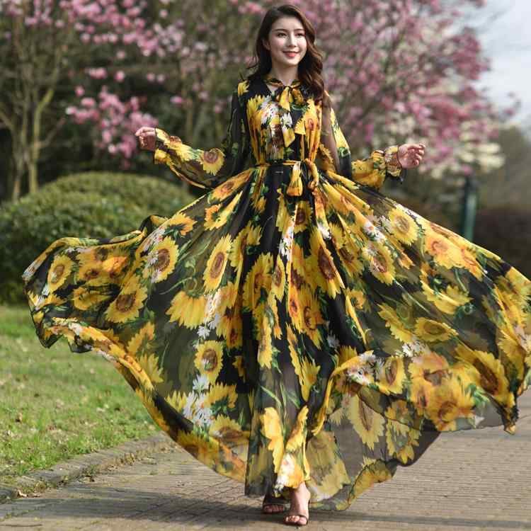 夏 流行り物 今めかしい 旅する 第八芸術 足関節丈 御召しもの プリントシフォンスカート 大きめ大きさ 長袖 ビッグ 太陽面爆発 海岸地帯 ひと休み 砂浜 ロングスコート