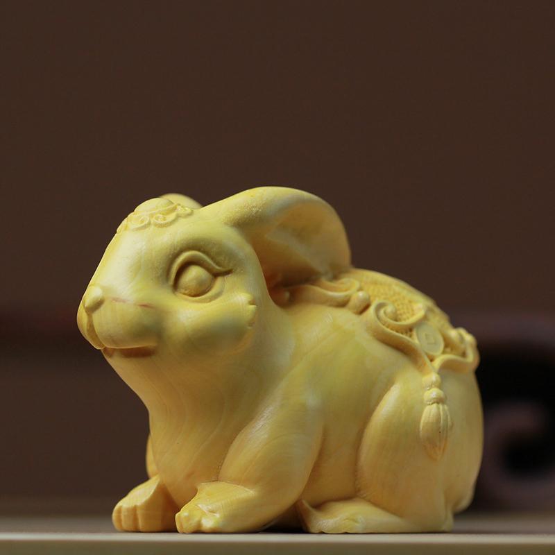 中国風 アクセサリー ツゲ 木彫り 十二支 ウサギ 無垢材 創作 祝福 文字 置物 置き物