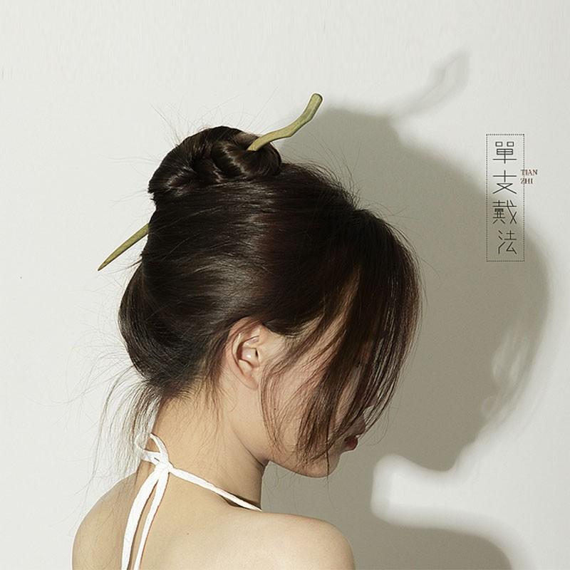 ヘアアクセサリー かんざし ヘアピン 木 頭 髪飾り 髪留め 白檀 魅惑 ギフト レトロ おしゃれ レトロ レディース シンプル 大人式 母の日 クラシックモダン 装飾品 撮影 小道具 レディース