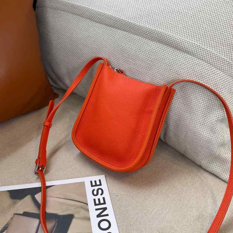 ショルダーバッグ 牛革 クロスボディ 小さめ スマートフォン レディース ファッション 春夏 縦型 ジッパー 収納力 性 シンプル カジュアル レジャー ギフト デイリー