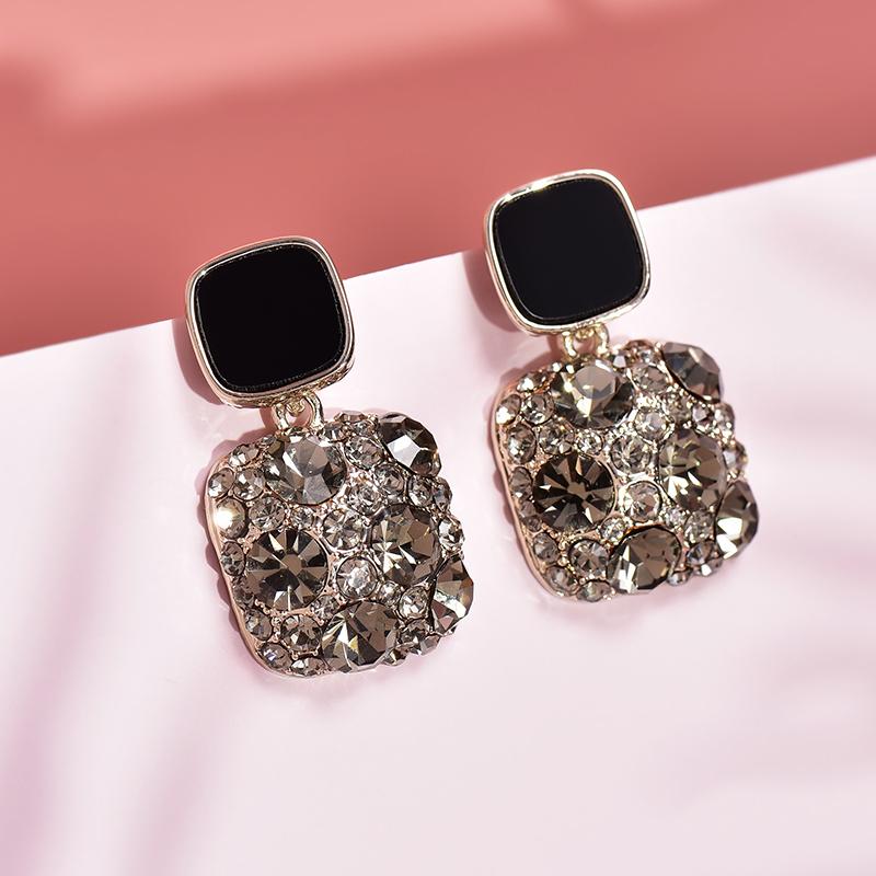 スクエア ピアス かわいい スタッドピアス かわいい レディース 韓国 ロング アクセサリー 秋冬 ファッション 装飾品