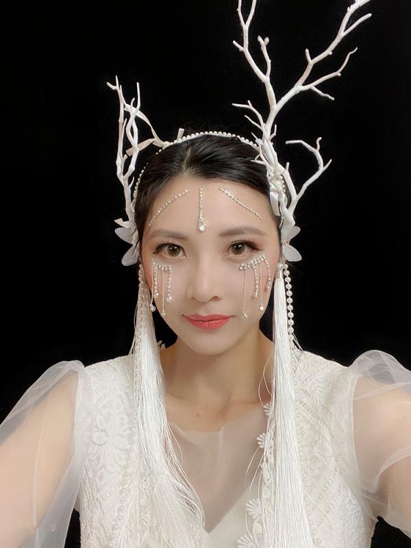 ヘアアクセサリー ファッション フェアリー ホワイト カチューシャ クリスマス ヘッドドレス 枝角 かわいい レトロ コスプレ 装飾品 ユニーク パーティー