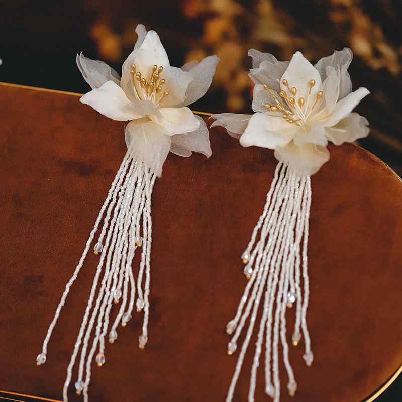 ウェディング アクセサリー 花びら ビーズ 耳 クリップ 花嫁 結婚式 写真撮影 フォト ドレス ウェディング アクセサリー